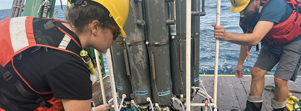 The data collected on the bimonthly South Florida Ecosystem Restoration cruises are used to evaluate water quality along Florida’s west coast, monitoring for red tide, low oxygen zones, and increased nutrients.